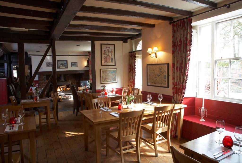 The Bull Hotel Maidstone/Sevenoaks Рутъм Екстериор снимка